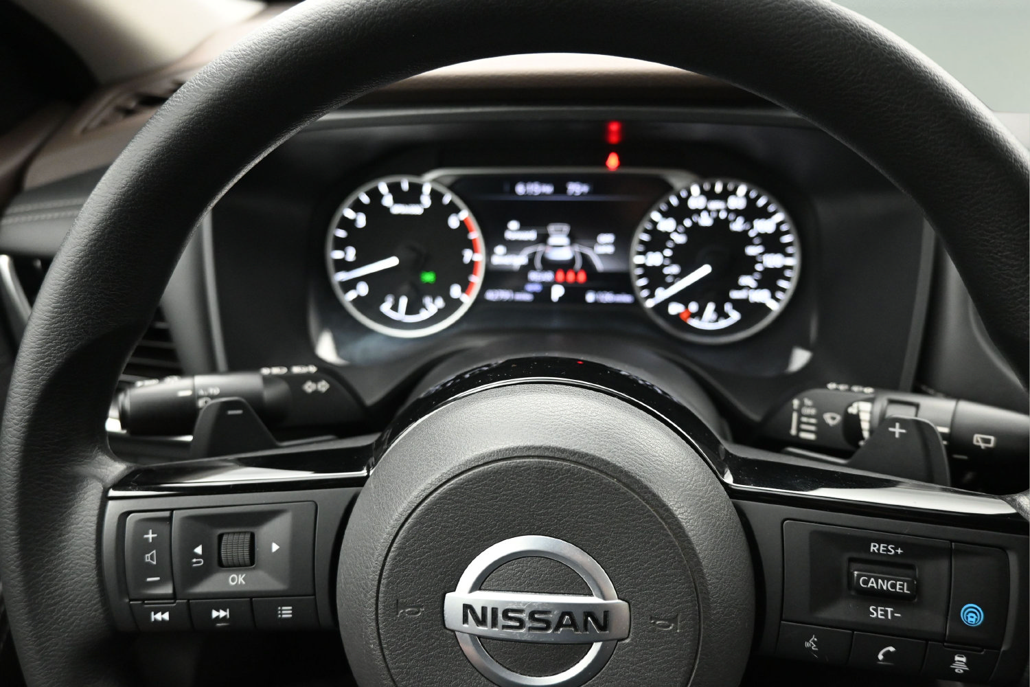 Used 2021 Nissan Rogue SV AWD/4WD image 16