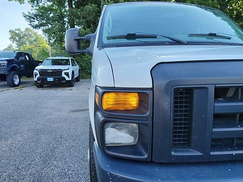 Used 2011 Ford E-250 and Econoline 250 RWD image 9