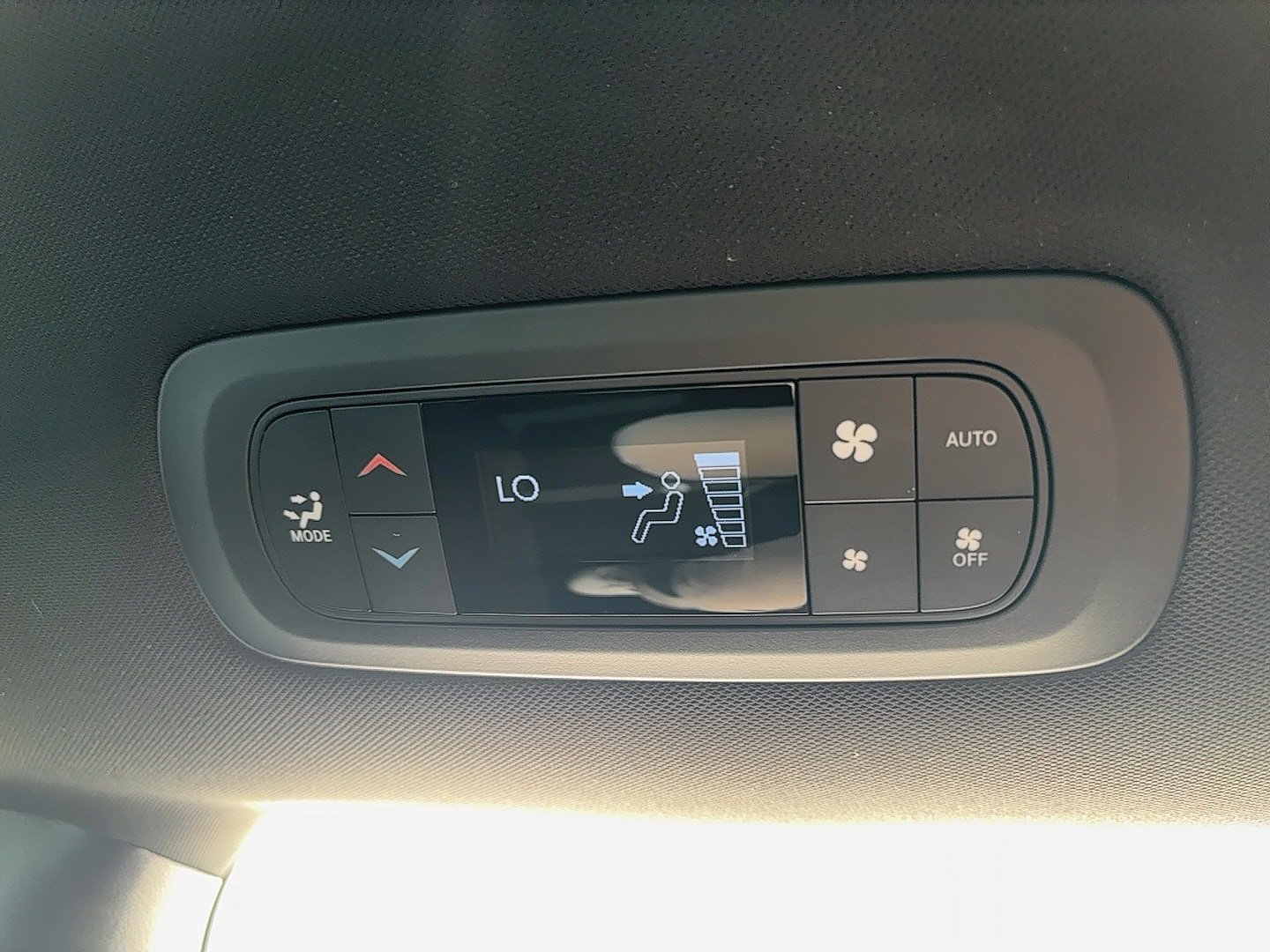 New 2027 Chrysler Pacifica Select AWD/4WD image 12