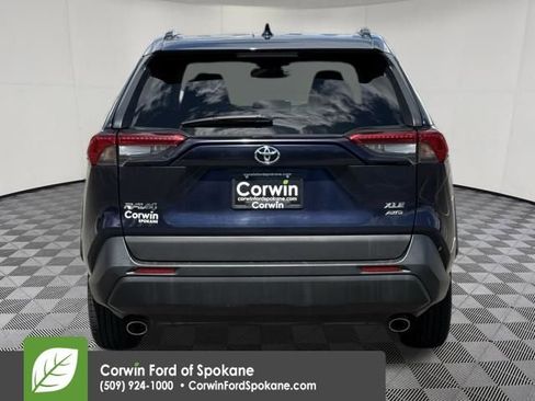 Used 2021 Toyota RAV4 XLE AWD/4WD image 17