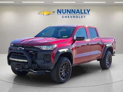New 2026 Chevrolet Colorado Trail Boss w/ Off-Road Front Bumper Package AWD/4WD image 1