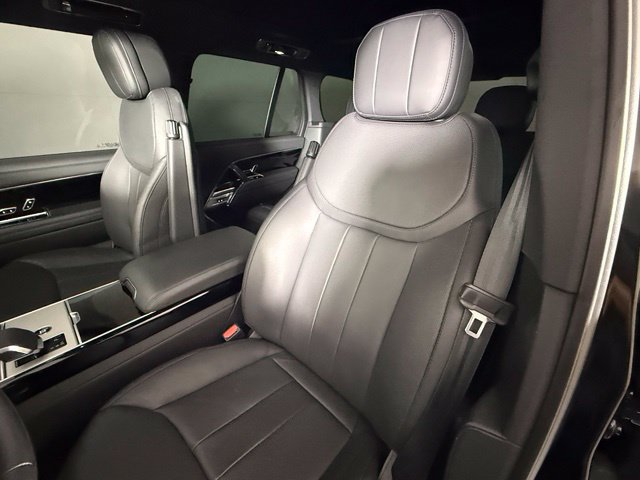 Used 2025 Land Rover Range Rover SE AWD/4WD image 6