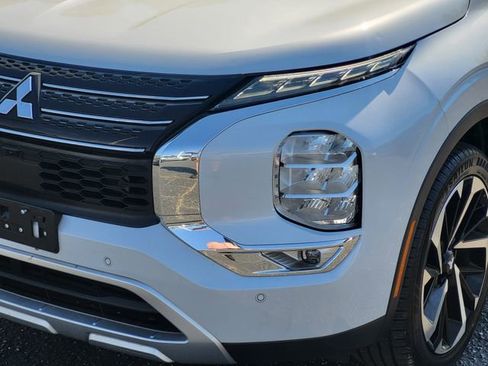 Used 2024 Mitsubishi Outlander SE image 8