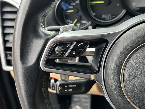 Used 2017 Porsche Cayenne S image 24