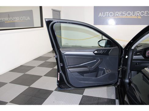 Used 2021 Volkswagen Jetta S image 11