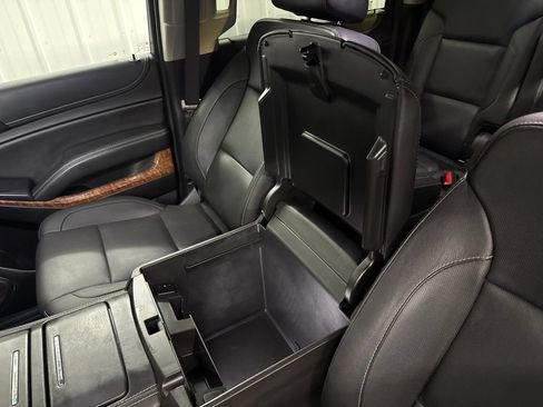 Used 2018 Chevrolet Suburban Premier AWD/4WD image 43