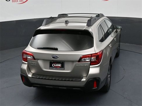 Used 2018 Subaru Outback 2.5i Limited image 21