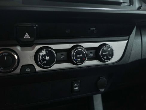 Used 2017 Toyota Tacoma SR w/ SR Convenience Package image 18