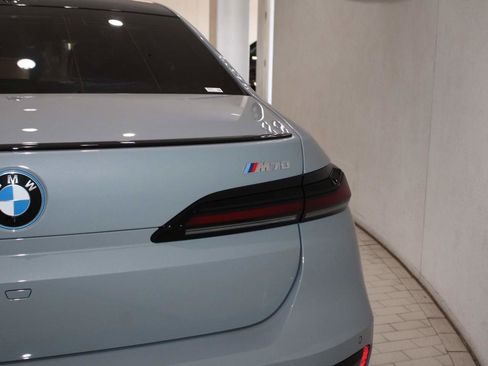 New 2026 BMW i7 M70 w/ Executive Package image 6