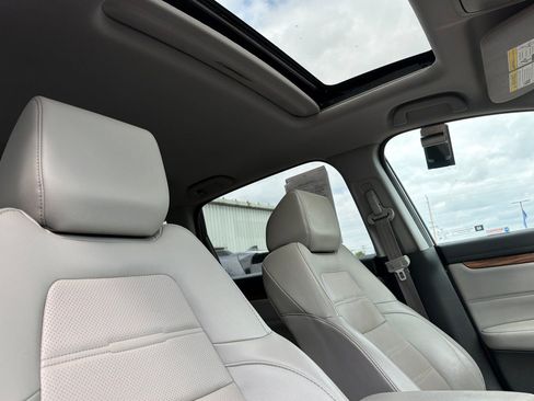 Used 2018 Honda CR-V Touring image 16