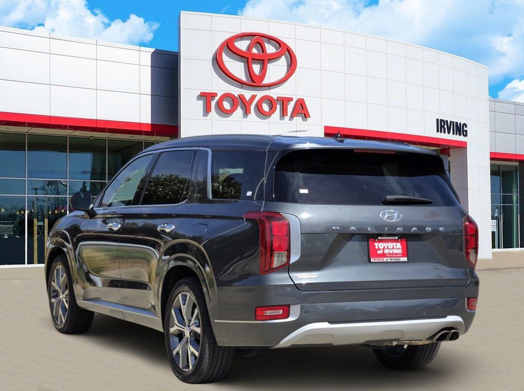 Used 2022 Hyundai Palisade Limited w/ Cargo Package FWD image 3