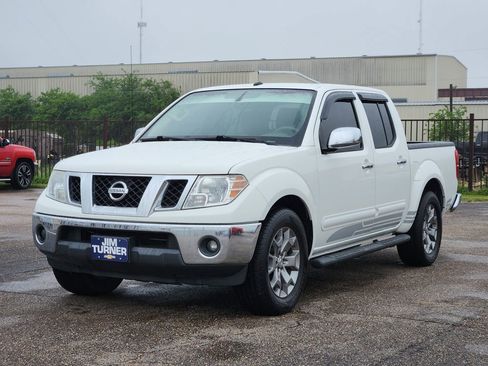 Used 2019 Nissan Frontier SL RWD image 3