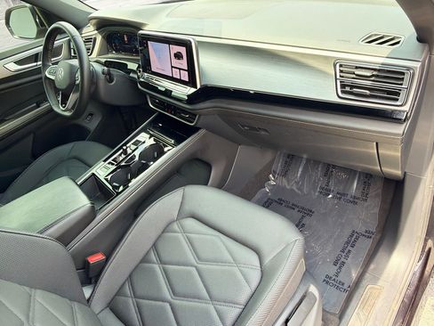 Used 2024 Volkswagen Atlas Cross Sport SE w/ Panoramic Sunroof Package AWD/4WD image 14
