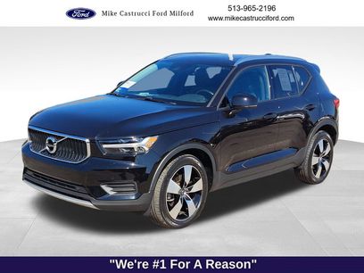 Used 2020 Volvo XC40 T5 Momentum w/ Protection Package Premier