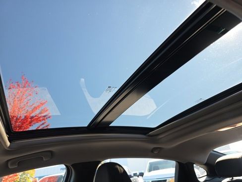 Used 2024 Chevrolet Malibu LT image 32