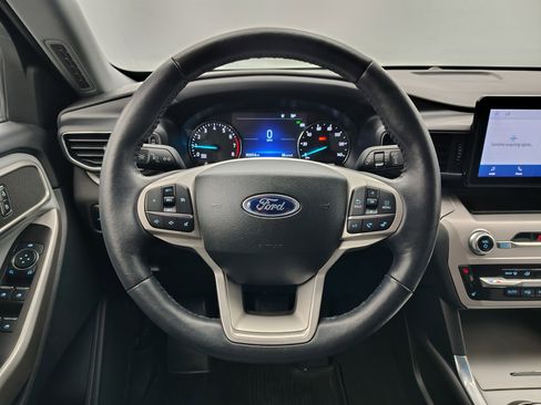 Used 2023 Ford Explorer XLT w/ Equipment Group 202A image 39