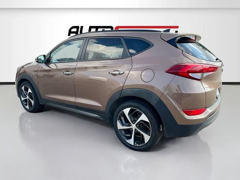Used 2016 Hyundai Tucson Limited w/ Option Group 03 FWD image 5