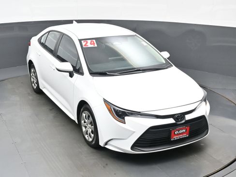 Used 2024 Toyota Corolla LE FWD image 33