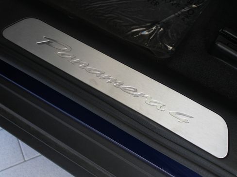 Certified 2024 Porsche Panamera 4 image 23