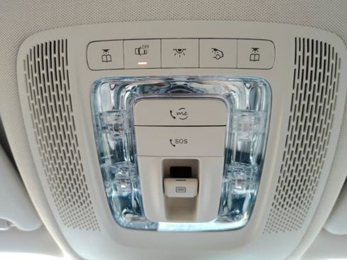 Used 2022 Mercedes-Benz EQB 300 4MATIC image 50