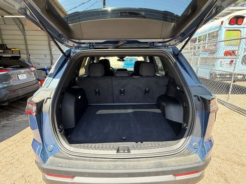 Used 2025 Chevrolet Equinox LT AWD/4WD image 30