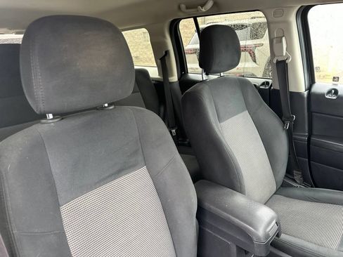 Used 2014 Jeep Patriot Latitude FWD image 22