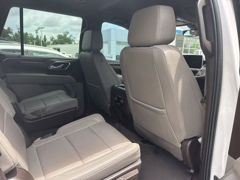 Used 2022 Chevrolet Tahoe Z71 w/ Luxury Package AWD/4WD image 13