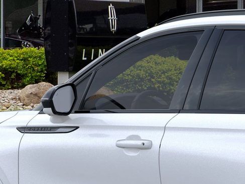 New 2023 Lincoln Corsair Reserve w/ Equipment Group 202A image 23