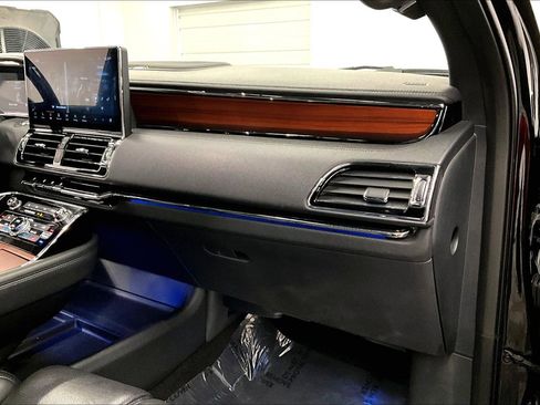 Used 2024 Lincoln Navigator Reserve AWD/4WD image 17