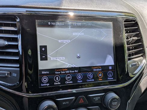 Used 2019 Jeep Grand Cherokee Overland AWD/4WD image 16