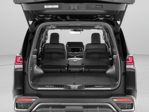 Used 2024 Lexus LX 600 4WD w/ Luxury Package image 39