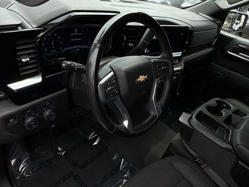 Used 2024 Chevrolet Silverado 1500 LT AWD/4WD image 16