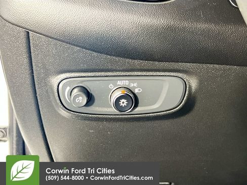 Used 2020 Chevrolet Equinox LT AWD/4WD image 19