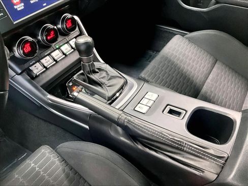 Used 2022 Toyota GR86 w/ ALL Weather Mat Package (TMS) image 17