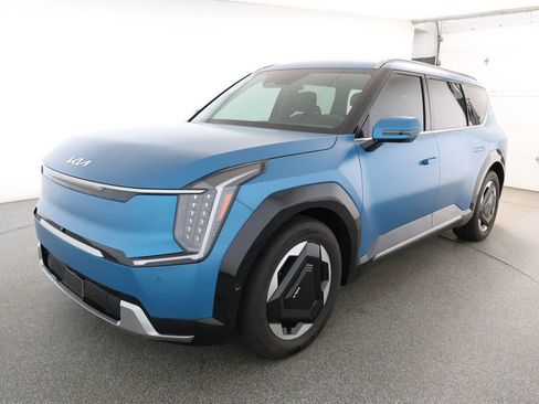 Used 2024 Kia EV9 Land image 1