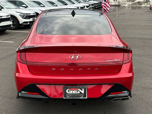 Used 2021 Hyundai Sonata Limited w/ Preferred Accessory Package FWD image 5