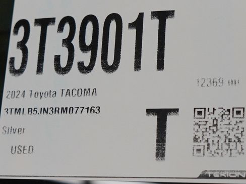 Used 2024 Toyota Tacoma Limited image 31