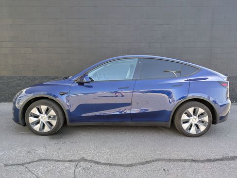 Used 2020 Tesla Model Y Performance image 8