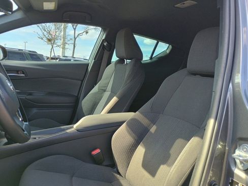 Used 2018 Toyota C-HR XLE image 11