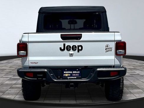 Used 2022 Jeep Gladiator Sport AWD/4WD image 5