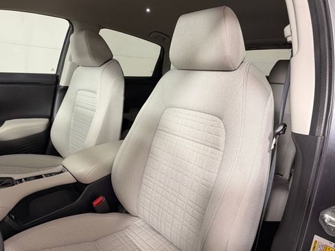 Certified 2023 Honda HR-V LX image 24