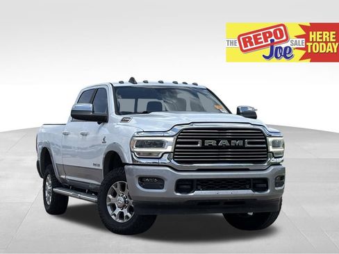Used 2022 RAM 2500 Laramie AWD/4WD image 1