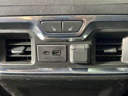 Used 2020 GMC Sierra 2500 AT4 w/ AT4 Premium Package AWD/4WD image 18