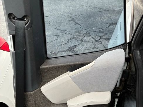 Used 2015 BMW i3 w/ Range Extender image 30