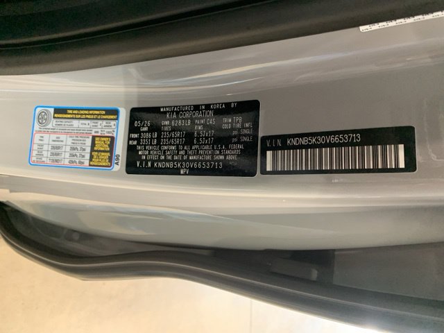 New 2027 Kia Carnival FWD image 2