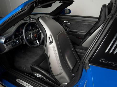 Used 2018 Porsche 911 Targa 4 GTS image 26