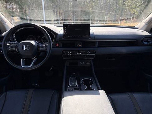 Used 2023 Honda Pilot Touring image 16