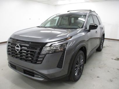 New 2026 Nissan Pathfinder SV w/ SV Premium Package