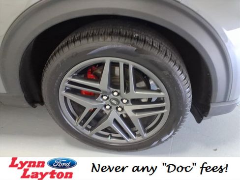 Used 2025 Ford Explorer ST image 9