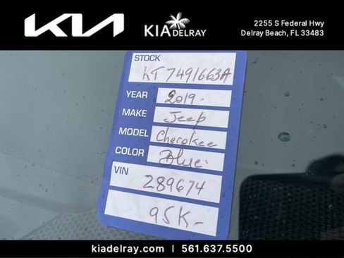 Used 2019 Jeep Cherokee Trailhawk image 6